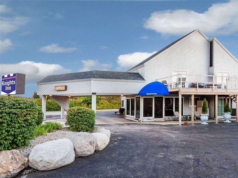 Knights Inn Mackinaw City Ngoại thất bức ảnh