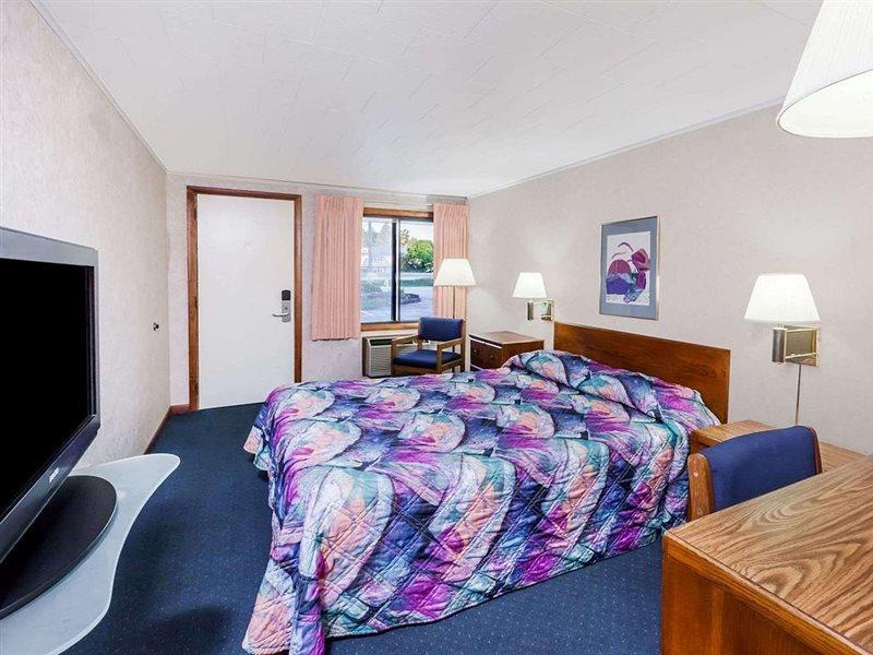 Knights Inn Mackinaw City Ngoại thất bức ảnh