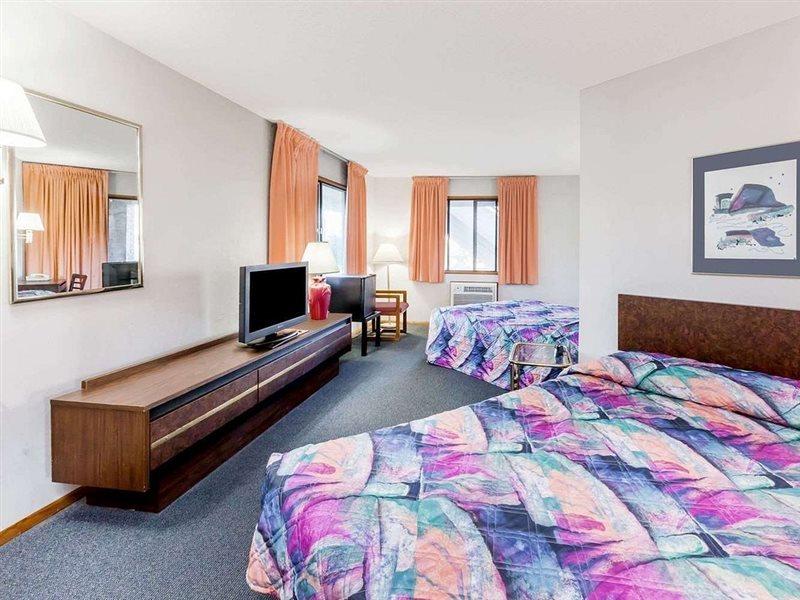 Knights Inn Mackinaw City Ngoại thất bức ảnh