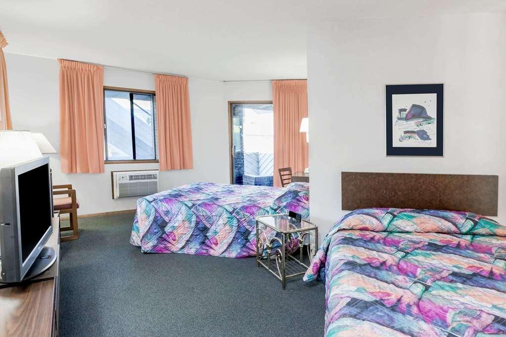 Knights Inn Mackinaw City Phòng bức ảnh