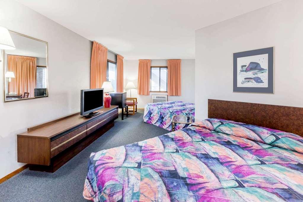 Knights Inn Mackinaw City Phòng bức ảnh