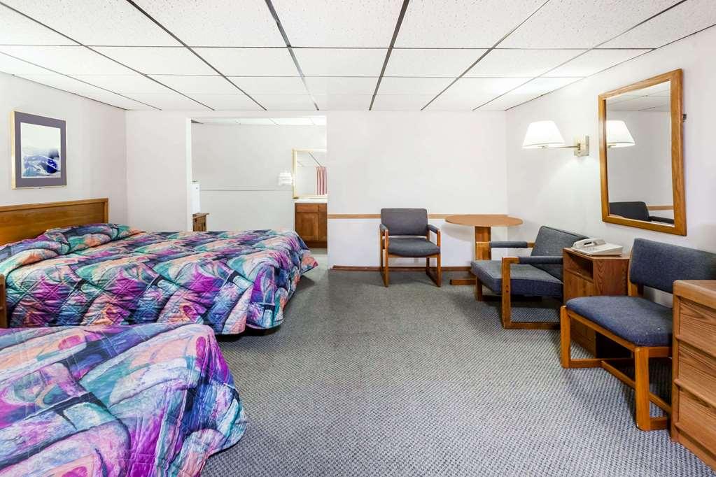 Knights Inn Mackinaw City Phòng bức ảnh