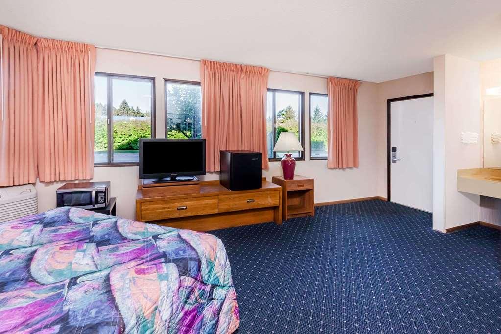 Knights Inn Mackinaw City Phòng bức ảnh