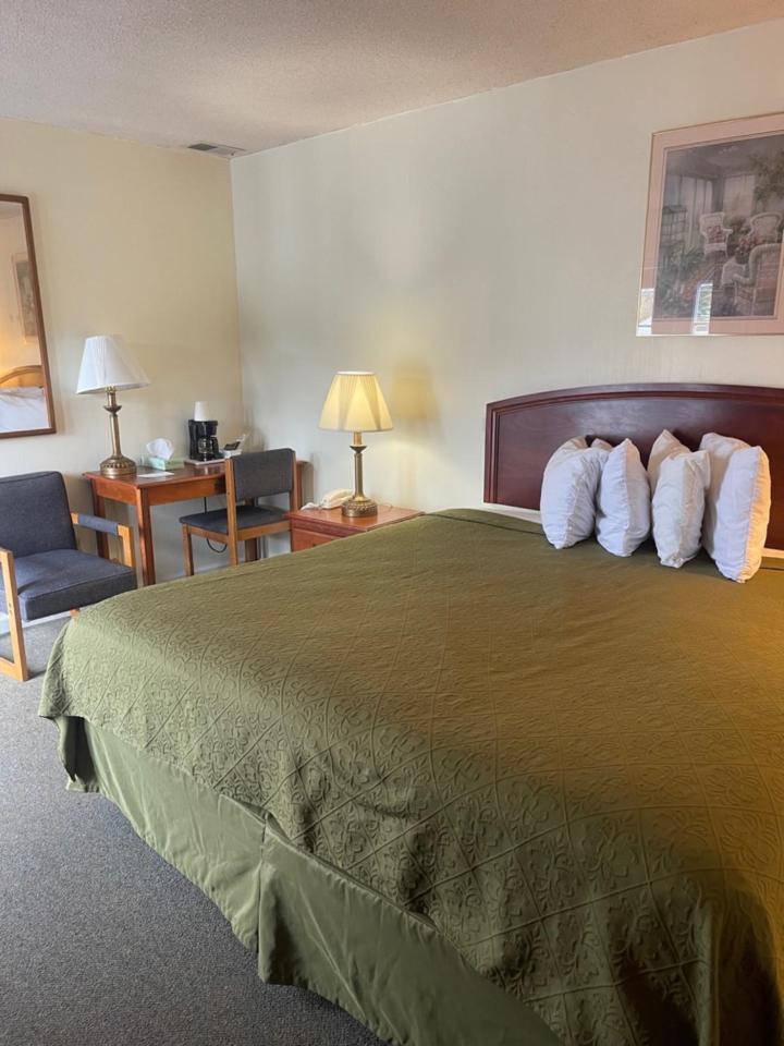 Knights Inn Mackinaw City Ngoại thất bức ảnh