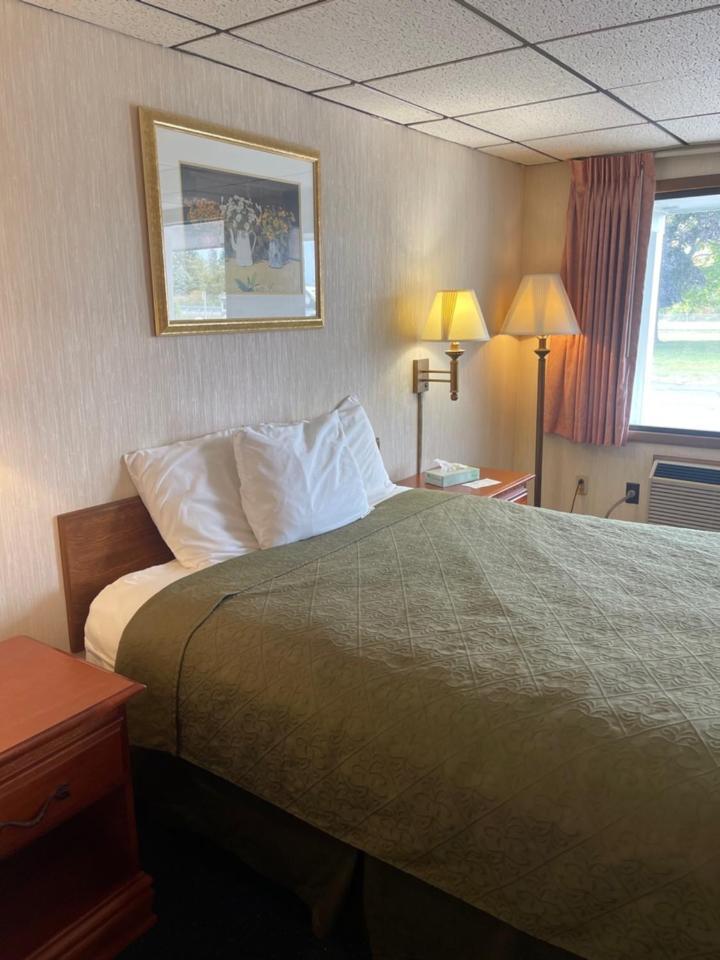 Knights Inn Mackinaw City Ngoại thất bức ảnh