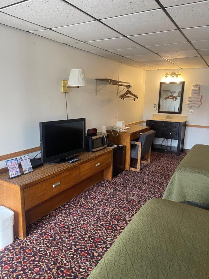 Knights Inn Mackinaw City Ngoại thất bức ảnh