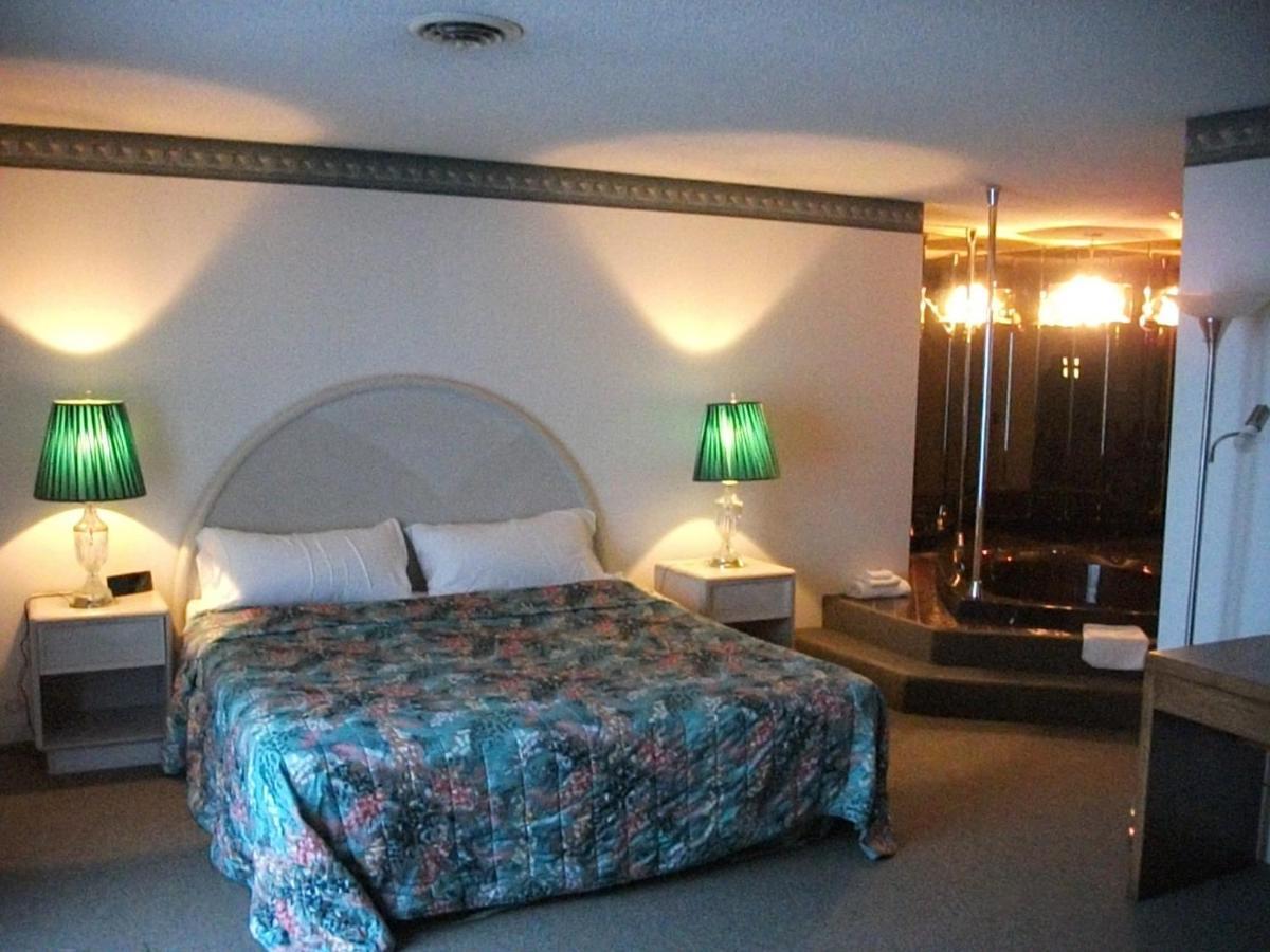 Knights Inn Mackinaw City Phòng bức ảnh
