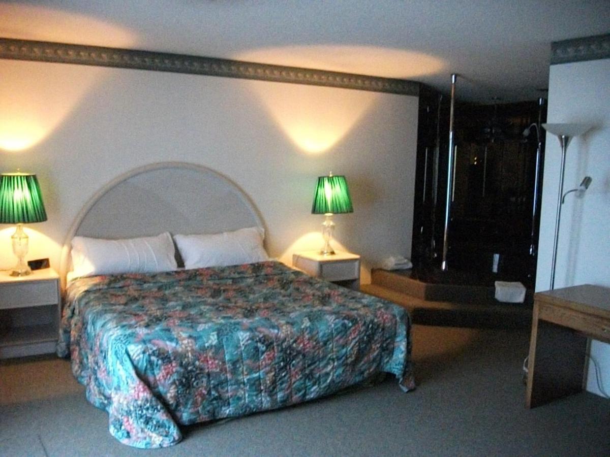 Knights Inn Mackinaw City Phòng bức ảnh