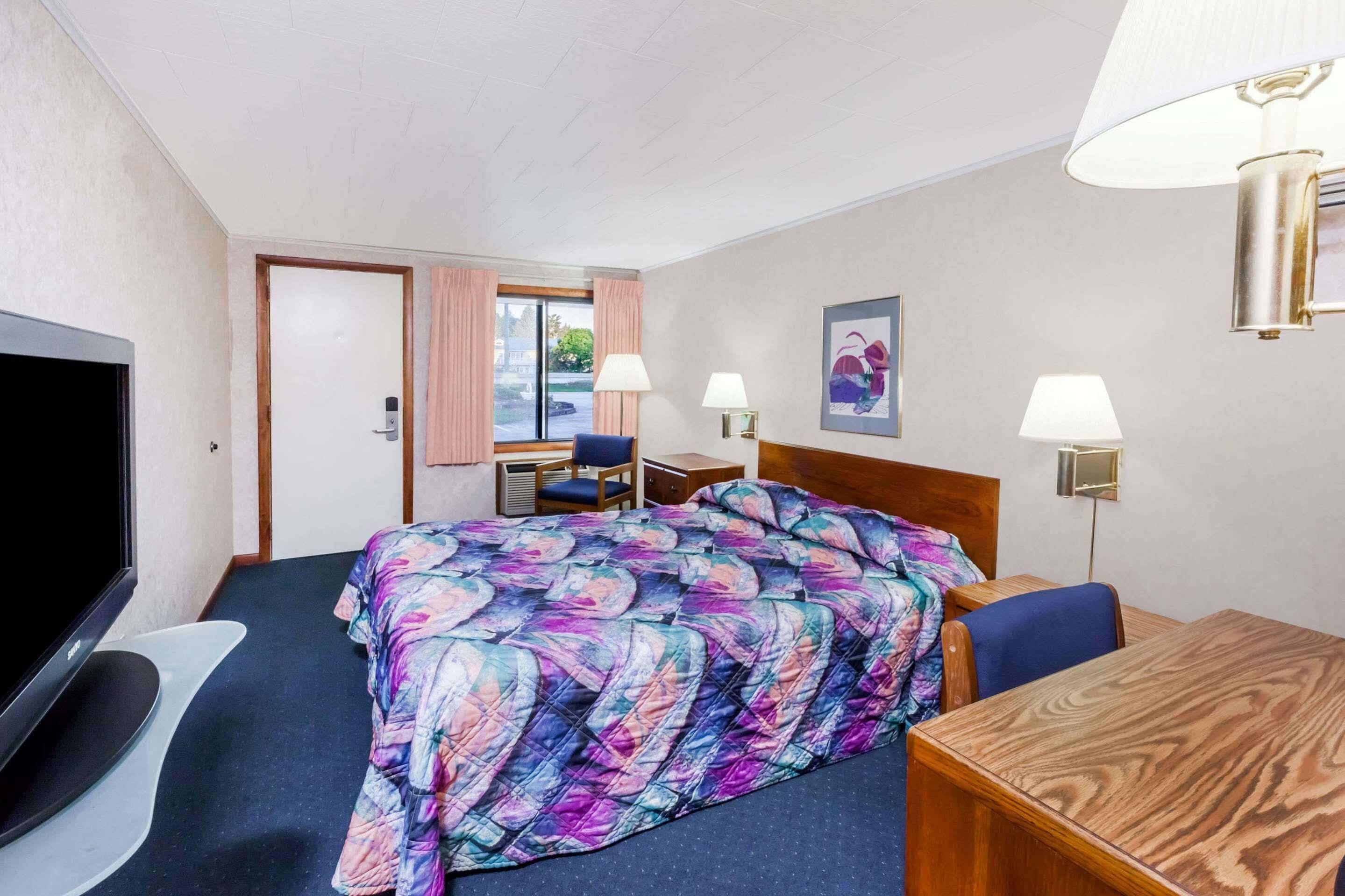 Knights Inn Mackinaw City Ngoại thất bức ảnh